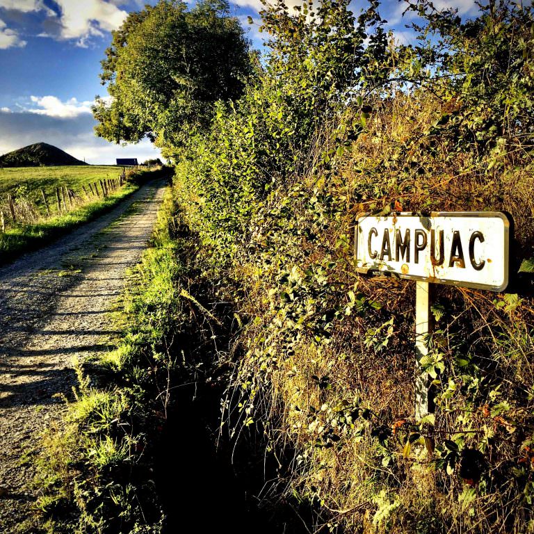 Panneau du village de Campuac