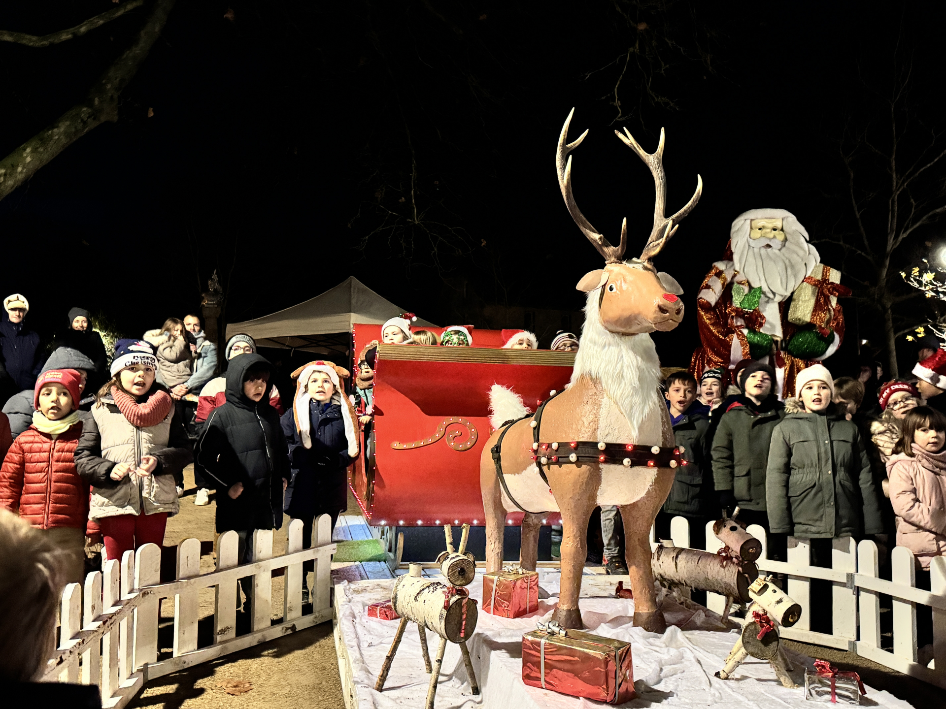 Lire la suite à propos de l’article 🎄✨ Revivez en images l’inauguration des illuminations de Campuac ! ✨🎄